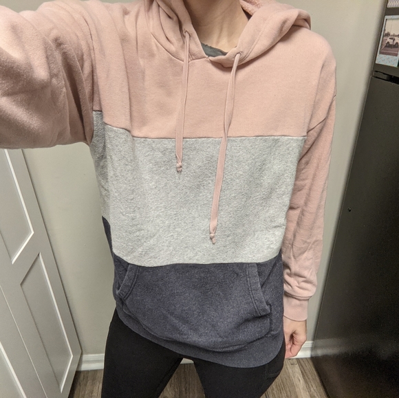 AE Women's Hoodie - Picture 6 of 6